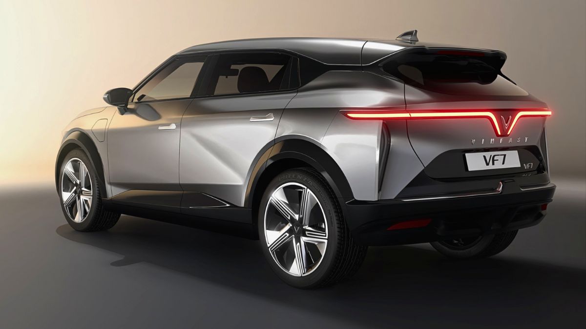 VinFast VF7